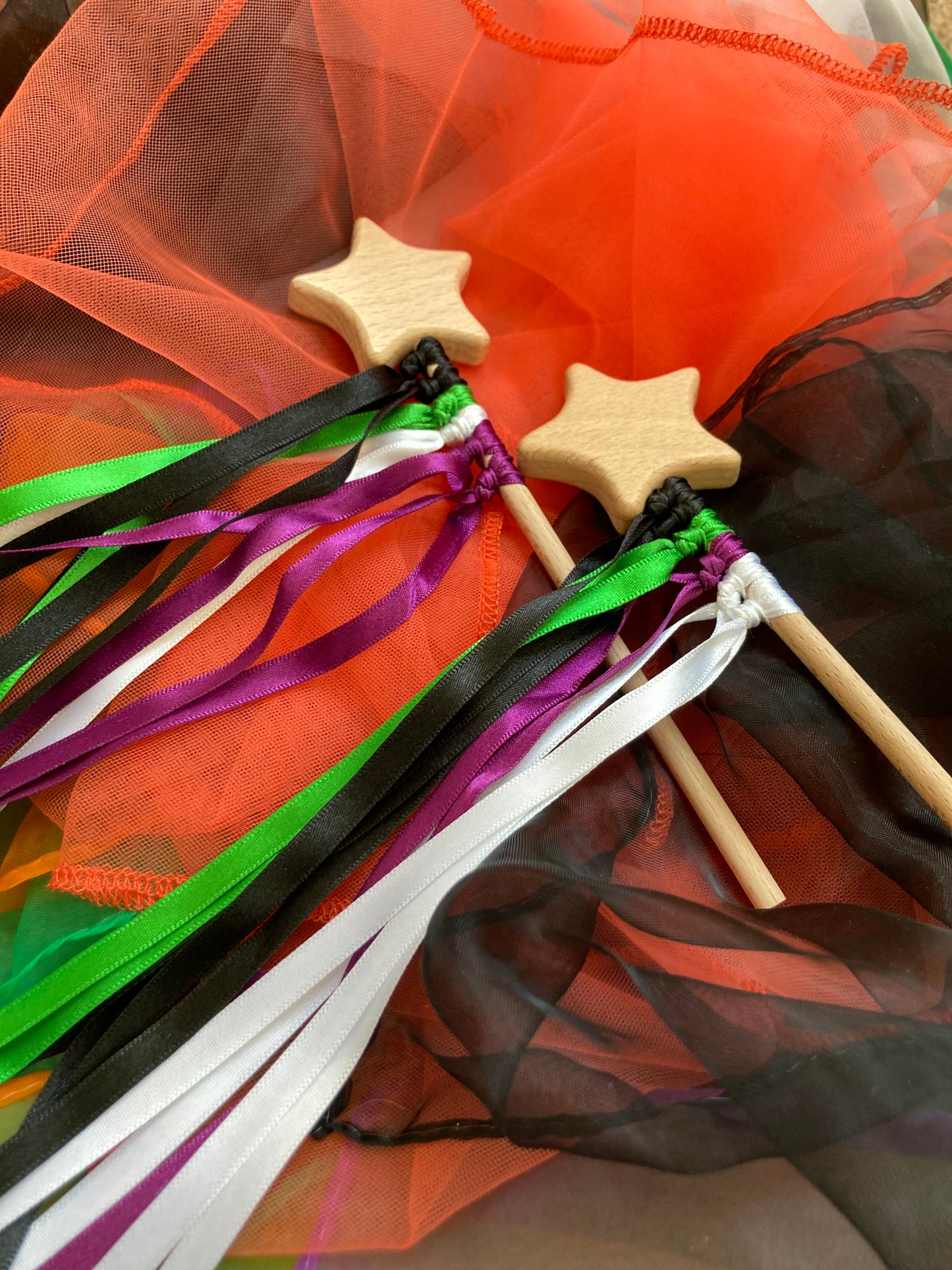 FIVER FRIDAY - Spooky themed sensory wand